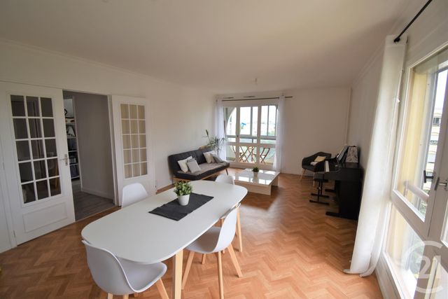 Afficher la photo en grand Appartement T4 à vendre - 4 pièces - 85.94 m2 - RENNES - 35 - BRETAGNE - Century 21 Dréano Immobilier