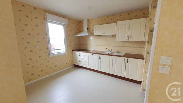 Afficher la photo en grand Appartement T3 à vendre - 3 pièces - 68.68 m2 - ST MEEN LE GRAND - 35 - BRETAGNE - Century 21 Dréano Immobilier