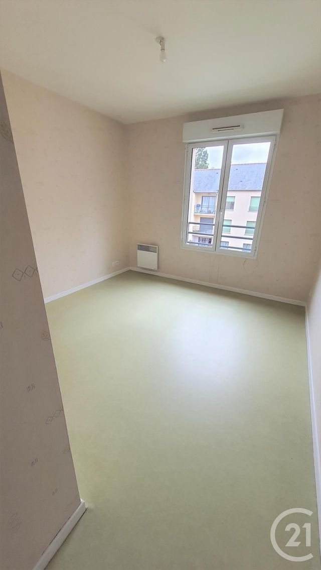 Afficher la photo en grand Appartement T3 à vendre - 3 pièces - 68.68 m2 - ST MEEN LE GRAND - 35 - BRETAGNE - Century 21 Dréano Immobilier