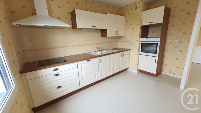 Afficher la photo en grand Appartement T3 à vendre - 3 pièces - 68.68 m2 - ST MEEN LE GRAND - 35 - BRETAGNE - Century 21 Dréano Immobilier