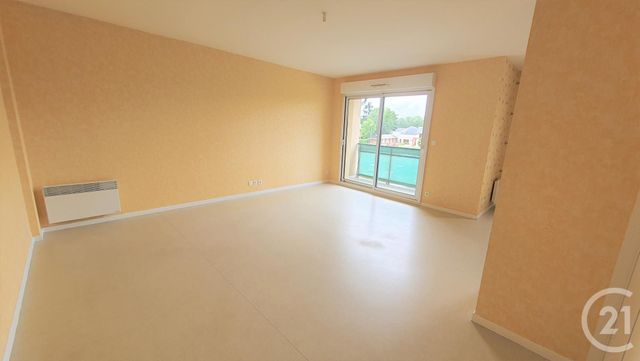 Afficher la photo en grand Appartement T3 à vendre - 3 pièces - 68.68 m2 - ST MEEN LE GRAND - 35 - BRETAGNE - Century 21 Dréano Immobilier