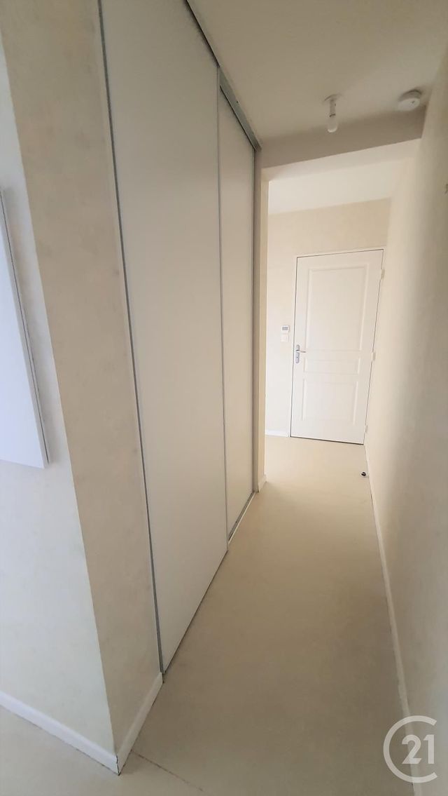 Afficher la photo en grand Appartement T3 à vendre - 3 pièces - 68.68 m2 - ST MEEN LE GRAND - 35 - BRETAGNE - Century 21 Dréano Immobilier