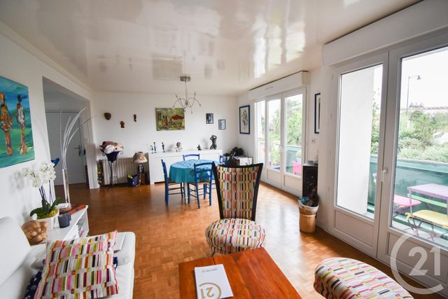 Afficher la photo en grand Appartement T2 à vendre - 2 pièces - 63.38 m2 - RENNES - 35 - BRETAGNE - Century 21 Dréano Immobilier